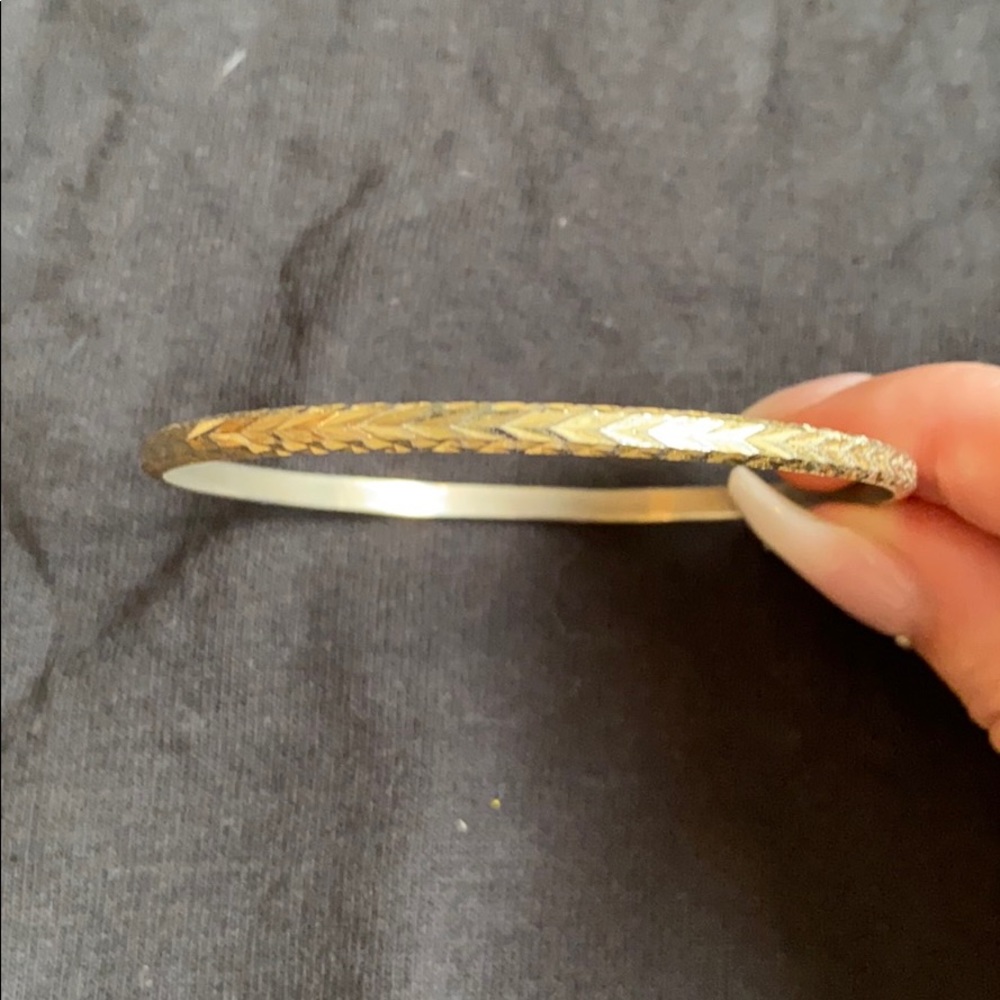 Simple gold bangles - Picture 2 of 3